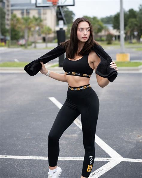 brooke tilli